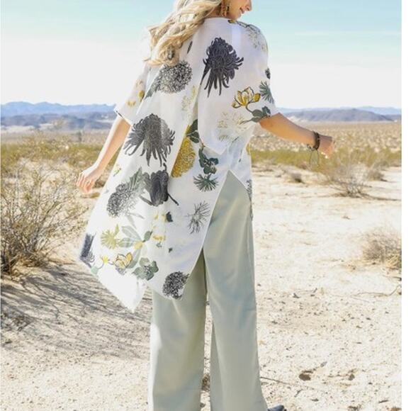 Floral Motif Boho Festival Cover Up Kimono White - Picture 2 of 3